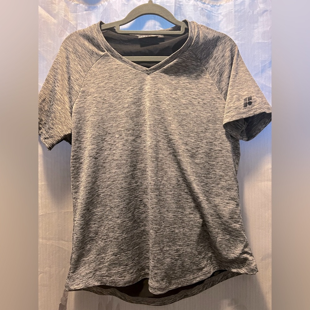 Only worn once, not the right size for me. Posture supporting t-shirt.